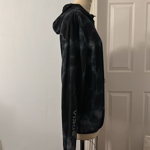 Virus Lightweight Jacket - Picture 2 of 6